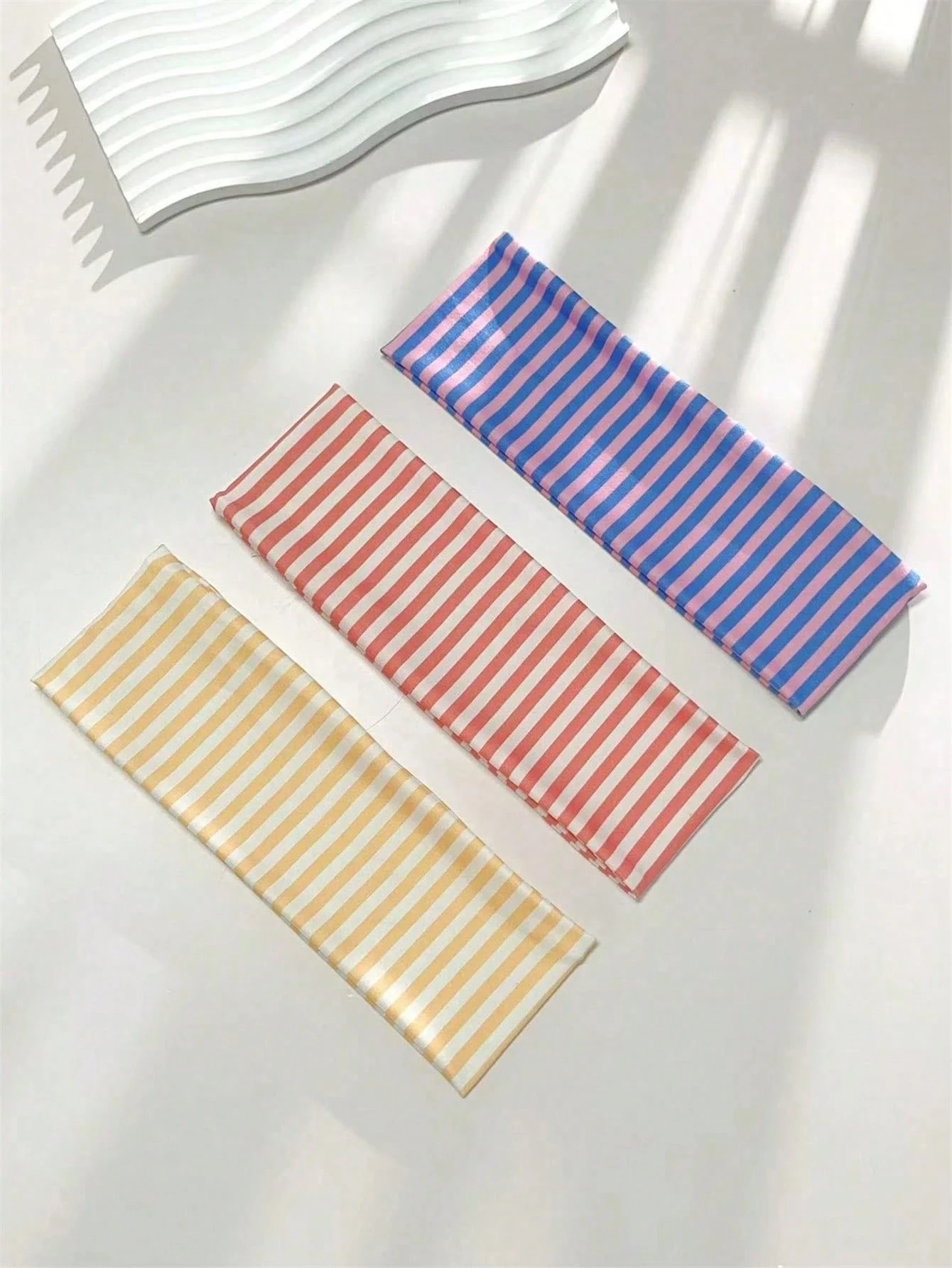 Women Elegant Striped Elastic  - Women'S Running Accessories 评论和价格