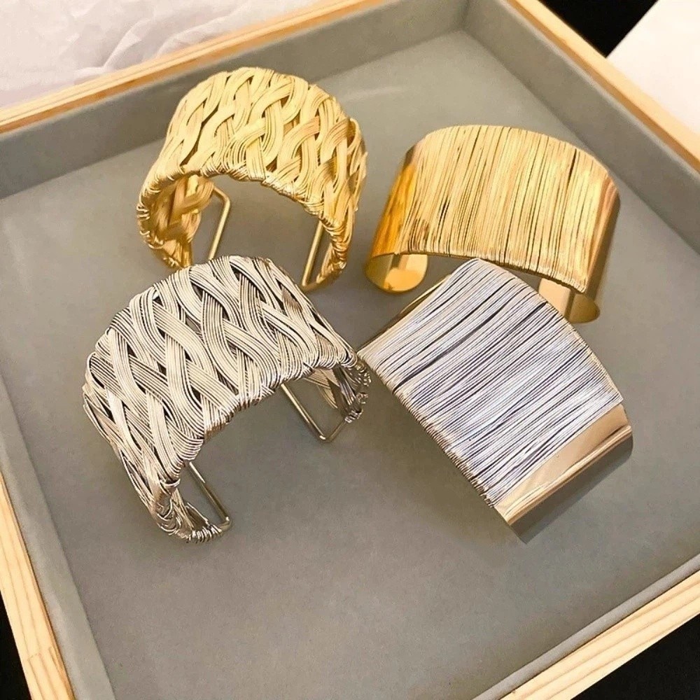 Hollow-out Alloy Wide Opening  - Women Accessories Drawing 评论和价格